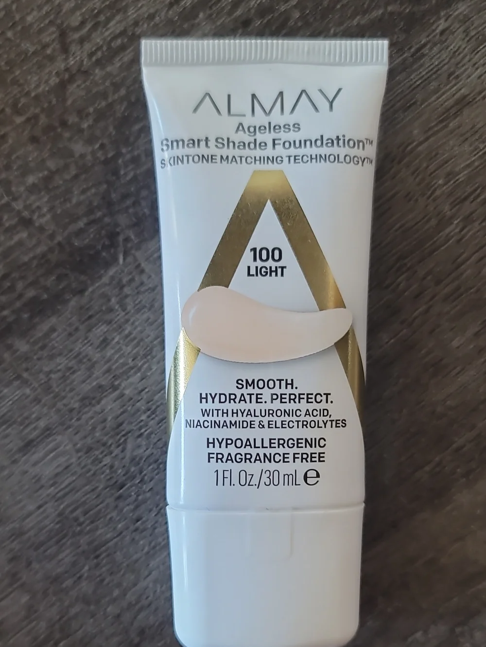 Almay Ageless Smart Shade Foundation 100 Light Tube